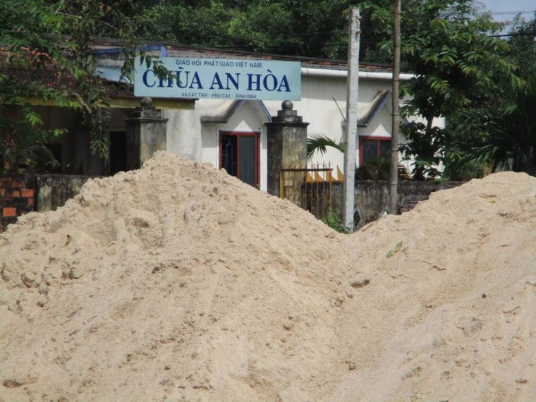 Bình Định: Sông La Vỹ bị cày xới bởi 'cát tặc' ảnh 3