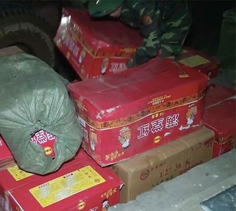 Chặn giữ gần 9 tạ pháo thẩm lậu vào nội địa ảnh 1