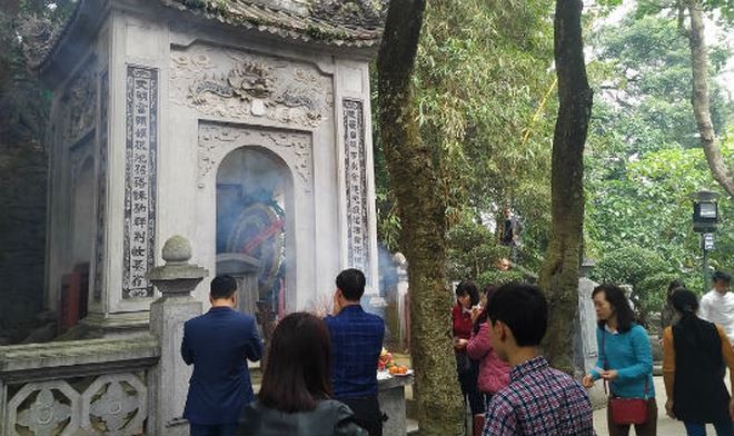 Hơn 1 vạn người thành kính dâng hương hướng về đất Tổ nhân dịp đầu xuân mới ​ ảnh 5