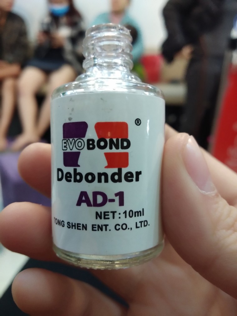 Bóc mẽ công nghệ dùng chất tẩy keo 502 để tháo mi nối có thể gây mù loà ảnh 3