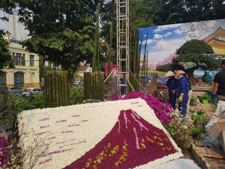 Nghệ nhân Nhật Bản 'tiết lộ' bí quyết chăm hoa anh đào phục vụ lễ hội lớn chưa từng có, sắp khai mạc tại Hà Nội ảnh 2