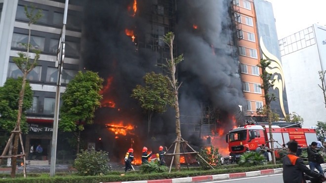 Cháy quán karaoke khiến 13 người chết: Nữ chủ quán bị đề nghị mức án 10 - 11 năm tù ảnh 1