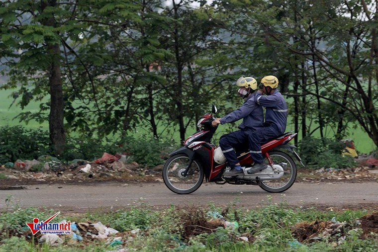 Xương lợn, xách bò ngập đường, giòi bọ lúc nhúc ảnh 15