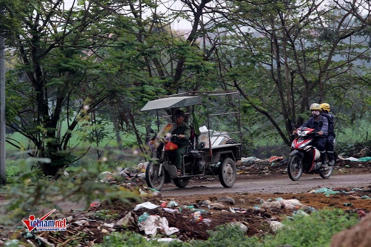 Xương lợn, xách bò ngập đường, giòi bọ lúc nhúc ảnh 2