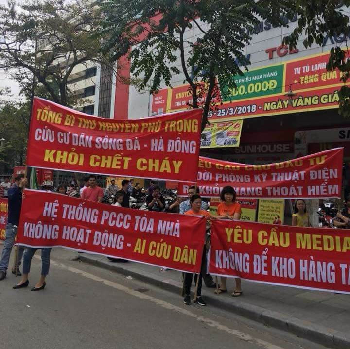 Toà nhà hỗn hợp Sông Đà – Hà Đông: Cư dân xuống đường phản đối chủ đầu tư ảnh 3