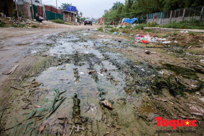 Hà Nội: Kinh hoàng vịt ăn rác, bơi trên nước thải trong công trường xây dựng cầu Đền Lừ, Hoàng Mai ảnh 15