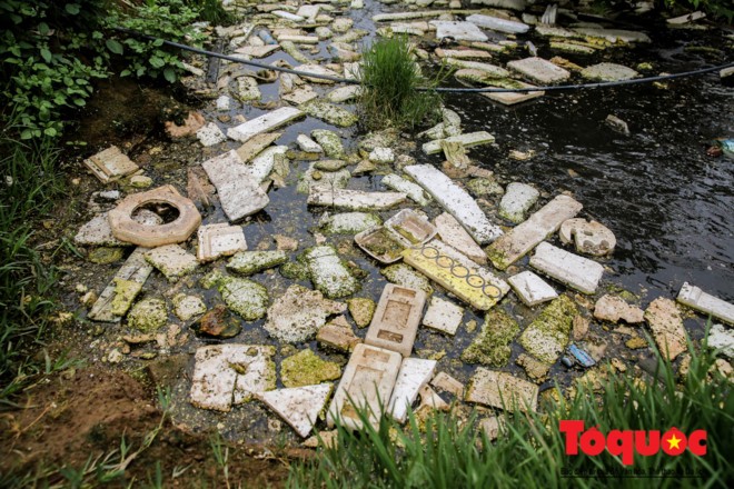 Hà Nội: Kinh hoàng vịt ăn rác, bơi trên nước thải trong công trường xây dựng cầu Đền Lừ, Hoàng Mai ảnh 5