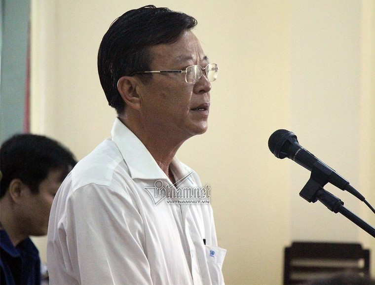 Cựu GĐ ngân hàng vụ mất 304 tỷ ‘hối hận’ vì tin tưởng đại gia ảnh 1