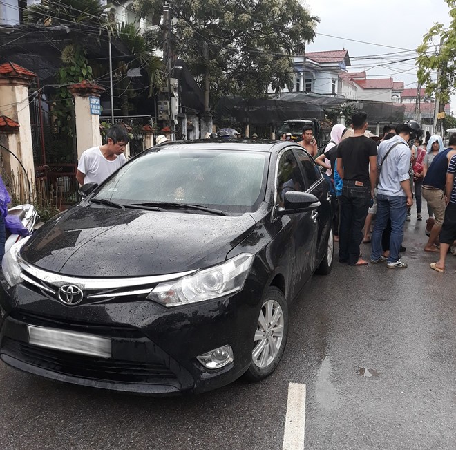 Cha bé gái bị kẻ lạ mặt bế đi: 'Phúc nhà tôi còn dày nên chưa mất con' ảnh 1