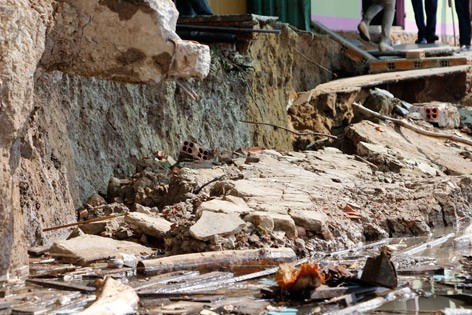 Hậu Giang: Dân nơm nớp lo Hà Bá nuốt nhà ảnh 1