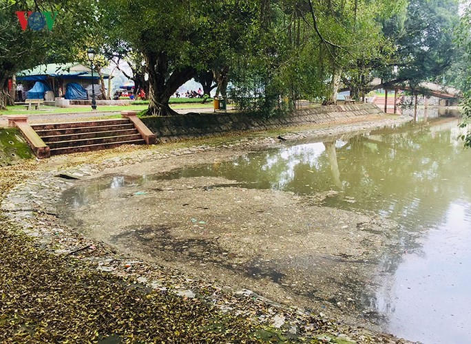 Sau mưa lớn, hồ Công viên Thống Nhất ngập rác thải ảnh 12