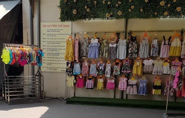 Hà Nội: ‘Xẻ thịt’ Trung tâm thể thao để cho thuê ki-ốt bán hàng với giá tiền tỷ ảnh 3