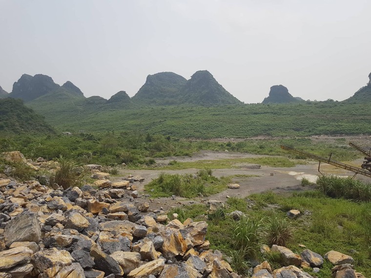 Hòa Bình: Lập dự án nhà máy phân vi sinh, trồng thảo dược để… đổ trộm rác thải ảnh 1