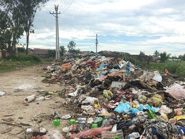 Thanh Hóa: 'Khốn khổ' vì phải làm 'bạn' với rác ảnh 2