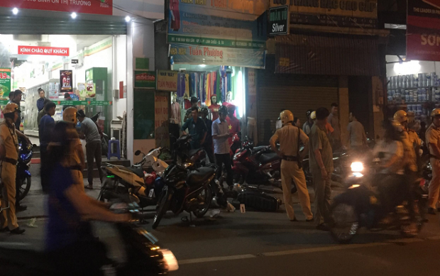 Bắt giữ nhóm cướp đâm người truy đuổi loạn xạ trên đường phố Sài Gòn ảnh 1