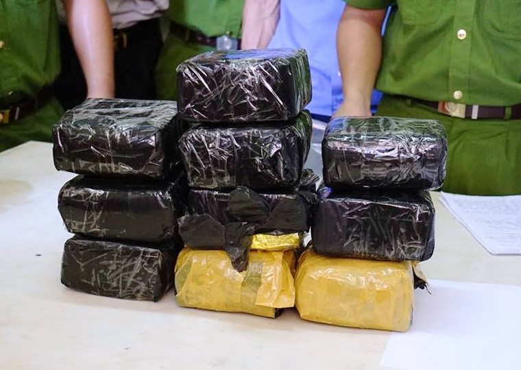 Vây bắt 2 đối tượng dùng 'hàng nóng' vận chuyển 10kg ma túy ảnh 1