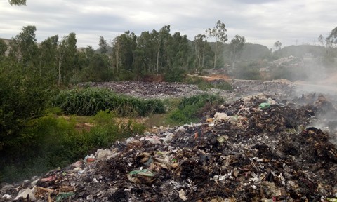 Bãi rác thải giữa lòng đô thị cháy ngun ngút suốt ngày đêm ảnh 2