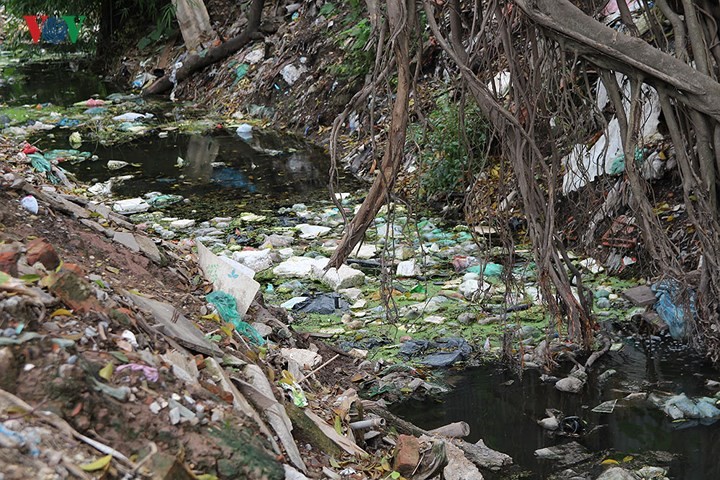 Môi trường sống ô nhiễm nặng, Hà Nội có nguy cơ bùng phát dịch bệnh ảnh 2