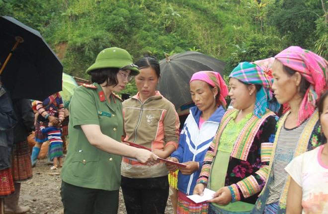 Cận cảnh bản Sáng Tùng bị xóa sổ hoàn toàn do lở đất ảnh 16