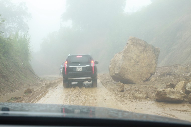 Cận cảnh bản Sáng Tùng bị xóa sổ hoàn toàn do lở đất ảnh 1