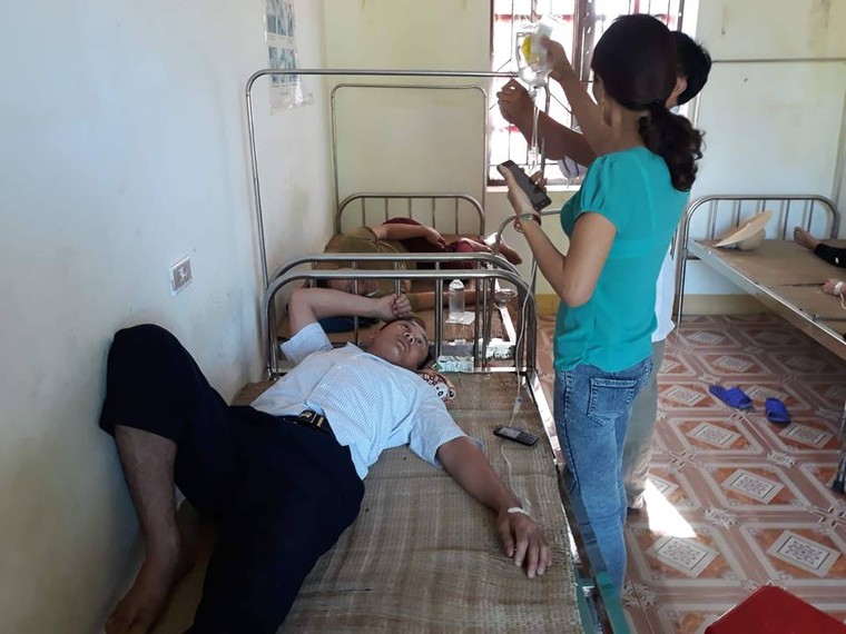 Nghệ An: 30 người nhập viện vì bãi rác cháy 3 ngày chưa thể dập tắt ảnh 2