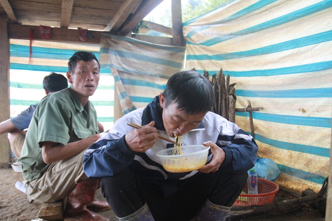 Cận cảnh bản Sáng Tùng bị xóa sổ hoàn toàn do lở đất ảnh 3