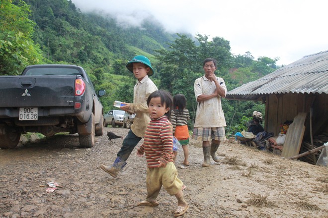 Cận cảnh bản Sáng Tùng bị xóa sổ hoàn toàn do lở đất ảnh 7