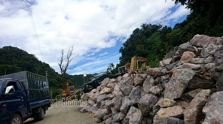 Lạnh gáy cung đường độc đạo xuyên 'lãnh địa ma túy' Tà Dê ảnh 12