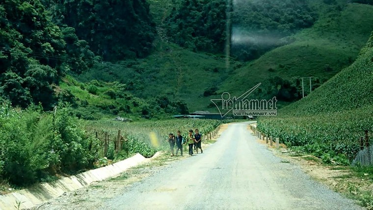 Lạnh gáy cung đường độc đạo xuyên 'lãnh địa ma túy' Tà Dê ảnh 6