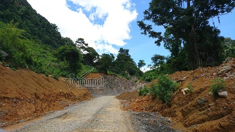 Lạnh gáy cung đường độc đạo xuyên 'lãnh địa ma túy' Tà Dê ảnh 8