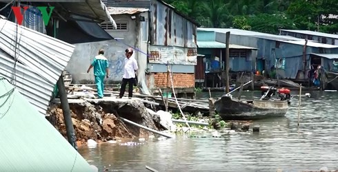 Xuất hiện thêm nhiều điểm sạt lở ở Cần Thơ đe dọa tính mạng người dân ảnh 1