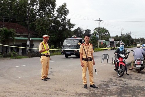 Sập cầu, một huyện ở Bình Thuận bị chia cắt ảnh 1