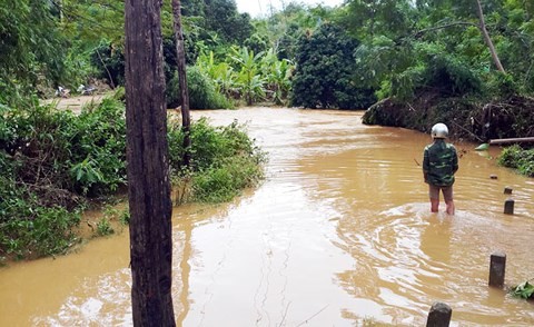 Mưa lũ ở miền núi phía Bắc: Lai Châu xuất hiện lũ ống, Lào Cai sập ngầm ảnh 2