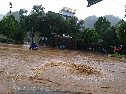 Mưa lũ ở miền núi phía Bắc: Lai Châu xuất hiện lũ ống, Lào Cai sập ngầm ảnh 5