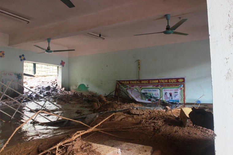 Ngôi trường bị lũ xoá sổ trước ngày khai giảng tại Thanh Hoá ảnh 7