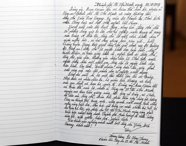 Các đồng chí lãnh đạo ghi sổ tang sau lễ viếng cố Chủ tịch nước Trần Đại Quang ảnh 10