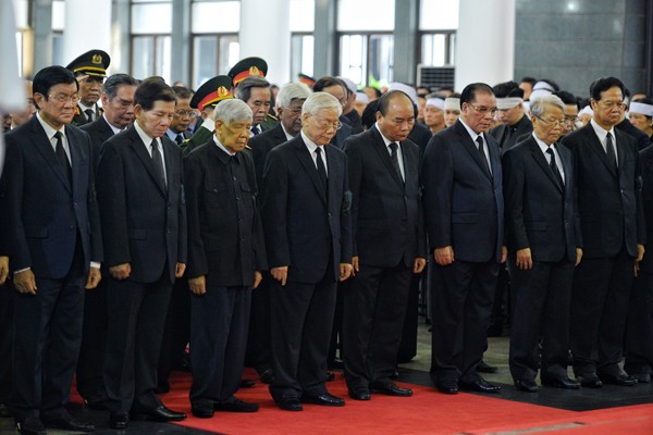 Lãnh đạo Đảng, Nhà nước viếng Chủ tịch nước Trần Đại Quang ảnh 3
