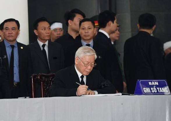 Lãnh đạo Đảng, Nhà nước viếng Chủ tịch nước Trần Đại Quang ảnh 4