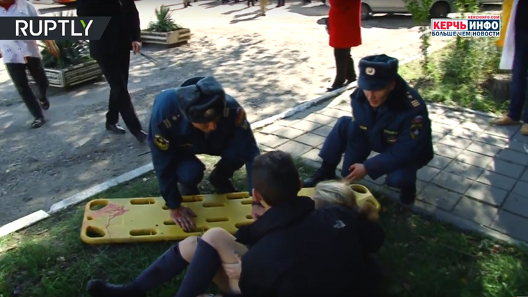 Nhân chứng kể lại khoảnh khắc kinh hoàng khi bạn bè bị sát hại trong vụ tấn công ở Crimea ảnh 2