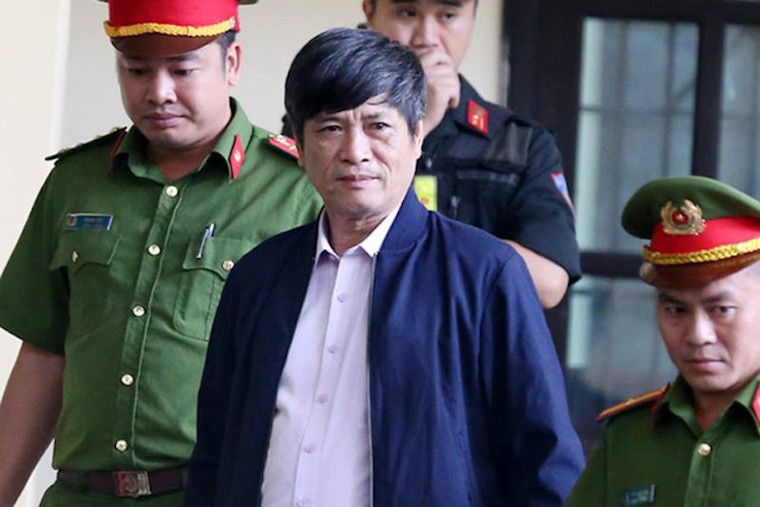 Hình ảnh xét xử cựu Trung tướng Phan Văn Vĩnh và vụ án 'đánh bạc nghìn tỷ' ảnh 5