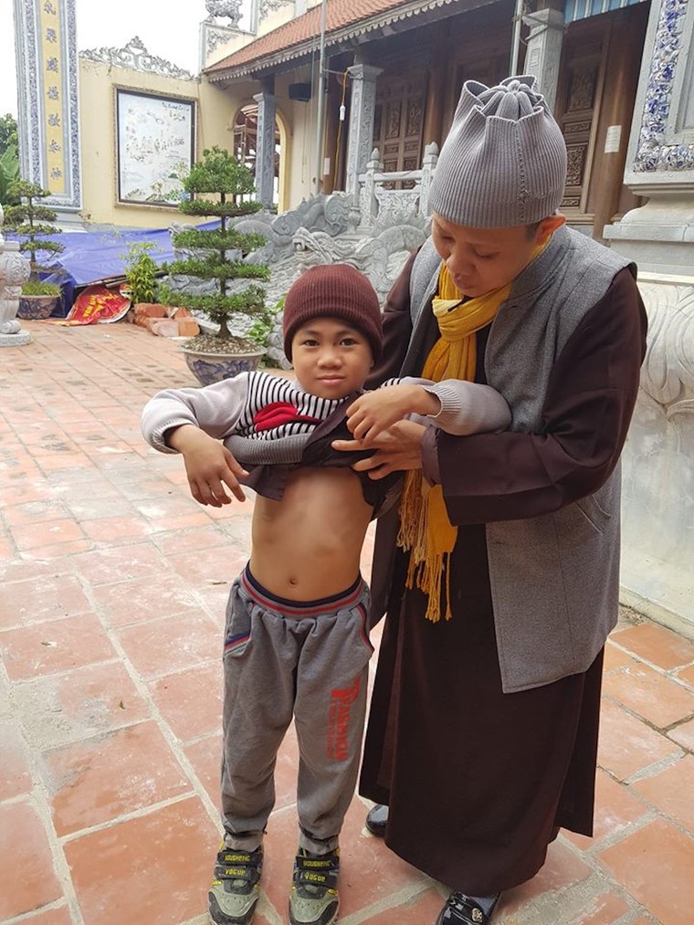 Vụ em bé 10 tuổi bị bạo hành ở Thanh Hoá: Ni cô lên tiếng phân trần ảnh 2