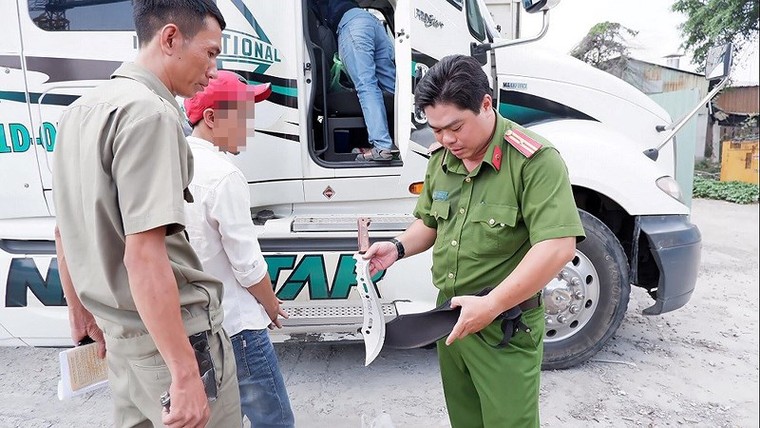 TP.HCM: Phát hiện 4 tài xế container dương tính với ma túy, dùng bằng giả ảnh 3