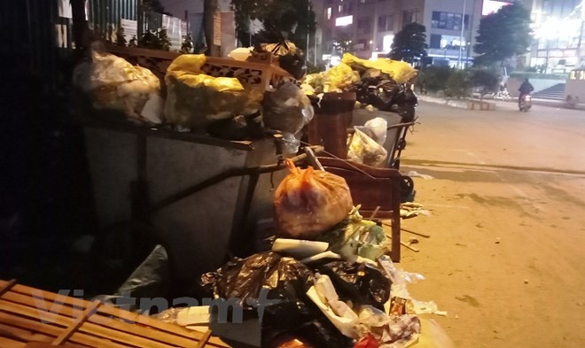 Nhiều hầm chung cư 'ngập rác' do chặn xe vào khu xử lý rác Nam Sơn ảnh 3