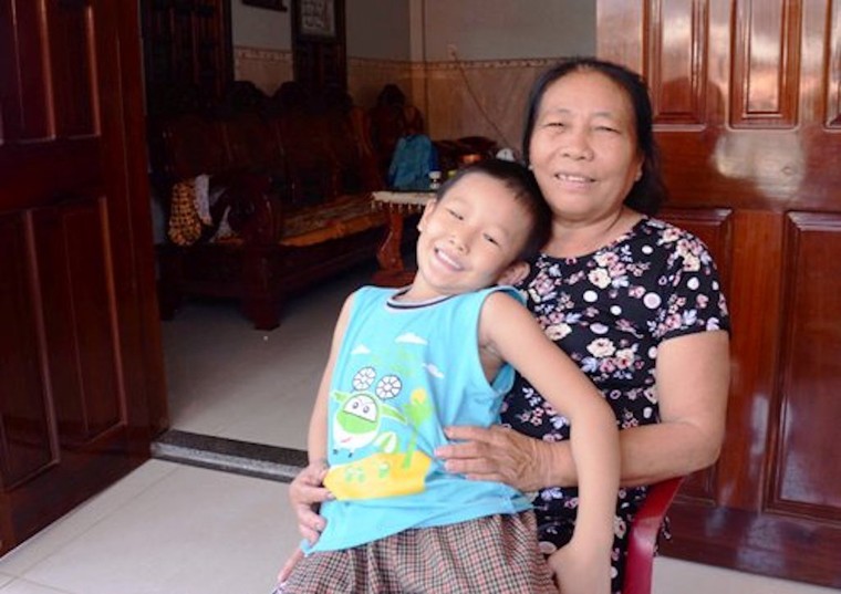 Làng biển ở Quảng Ngãi đổi đời nhờ xuất ngoại ảnh 1