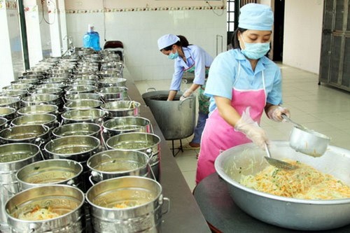 Vụ thịt gà “có mùi lạ” vào Trường Tiểu học Chu Văn An, Hoàng Mai: Tạm dừng việc cung cấp thực phẩm đối với Công ty An Việt ảnh 1