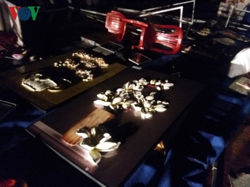 Mưa dông làm sập hàng trăm gian hàng ở hội chợ, nhiều người suýt chết ảnh 2