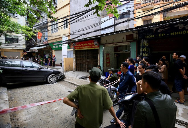 Nữ tài xế lùi xe cán chết người đi xe máy trên phố Hà Nội ảnh 2