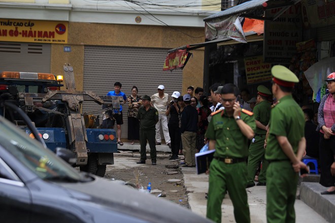 Nữ tài xế lùi xe cán chết người đi xe máy trên phố Hà Nội ảnh 6