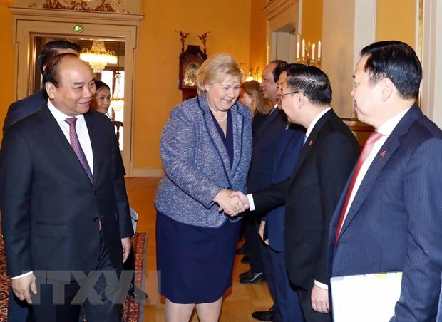 Thủ tướng Nguyễn Xuân Phúc hội đàm với Thủ tướng Na Uy Erna Solberg ảnh 1