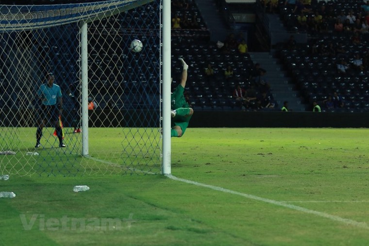 Hình ảnh đáng nhớ của đội tuyển Việt Nam ở chung kết King's Cup ảnh 11